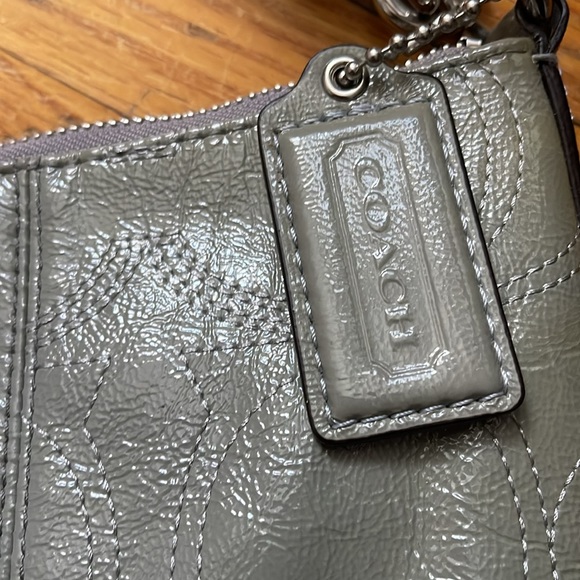 Gray leather Coash purse - Picture 5 of 6